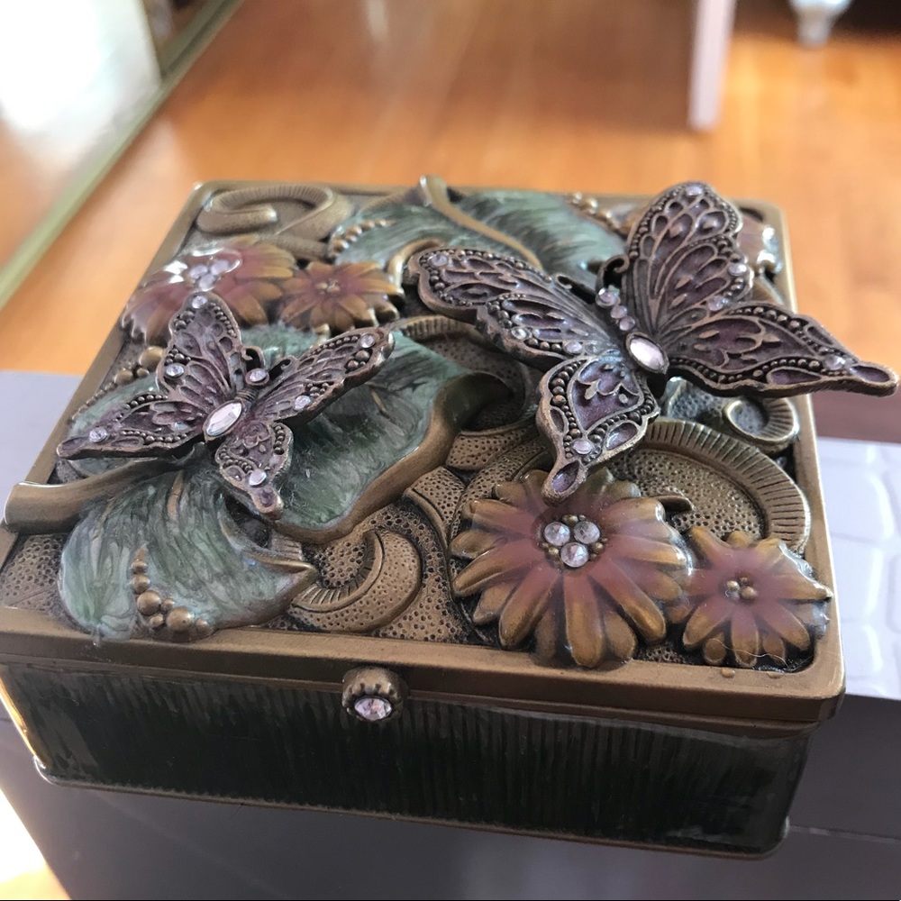 3D Butterfly Vintage Jewelry Box with Mirror.